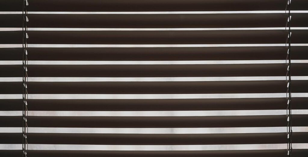 jaluzele-verticale-tip-perdea-1